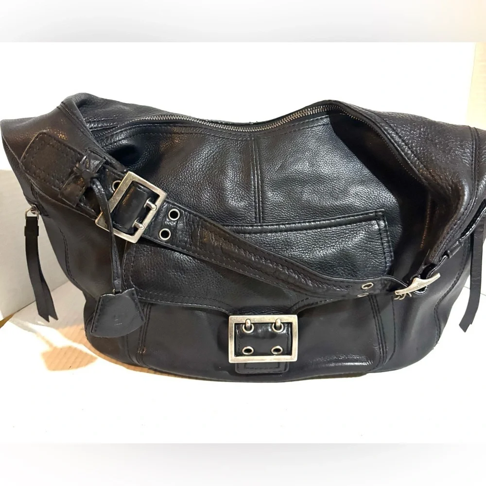 Elegant Black Leather Shoulder Bag